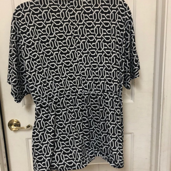 Black and White Geometric Print Beaded Shirt 22/24 - Picture 6 of 7